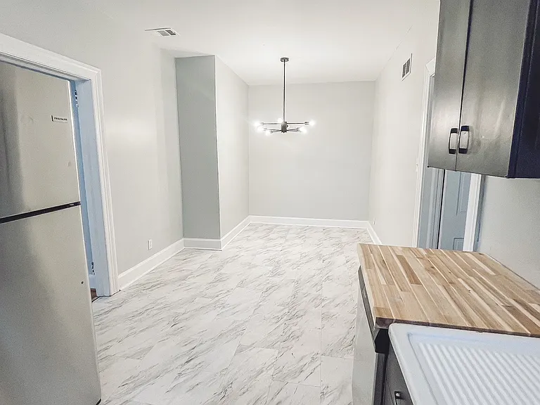 1219 Eberhart Ave #2 — Photo 15