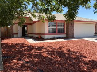 1017 Lakewood Dr, Hanford, CA