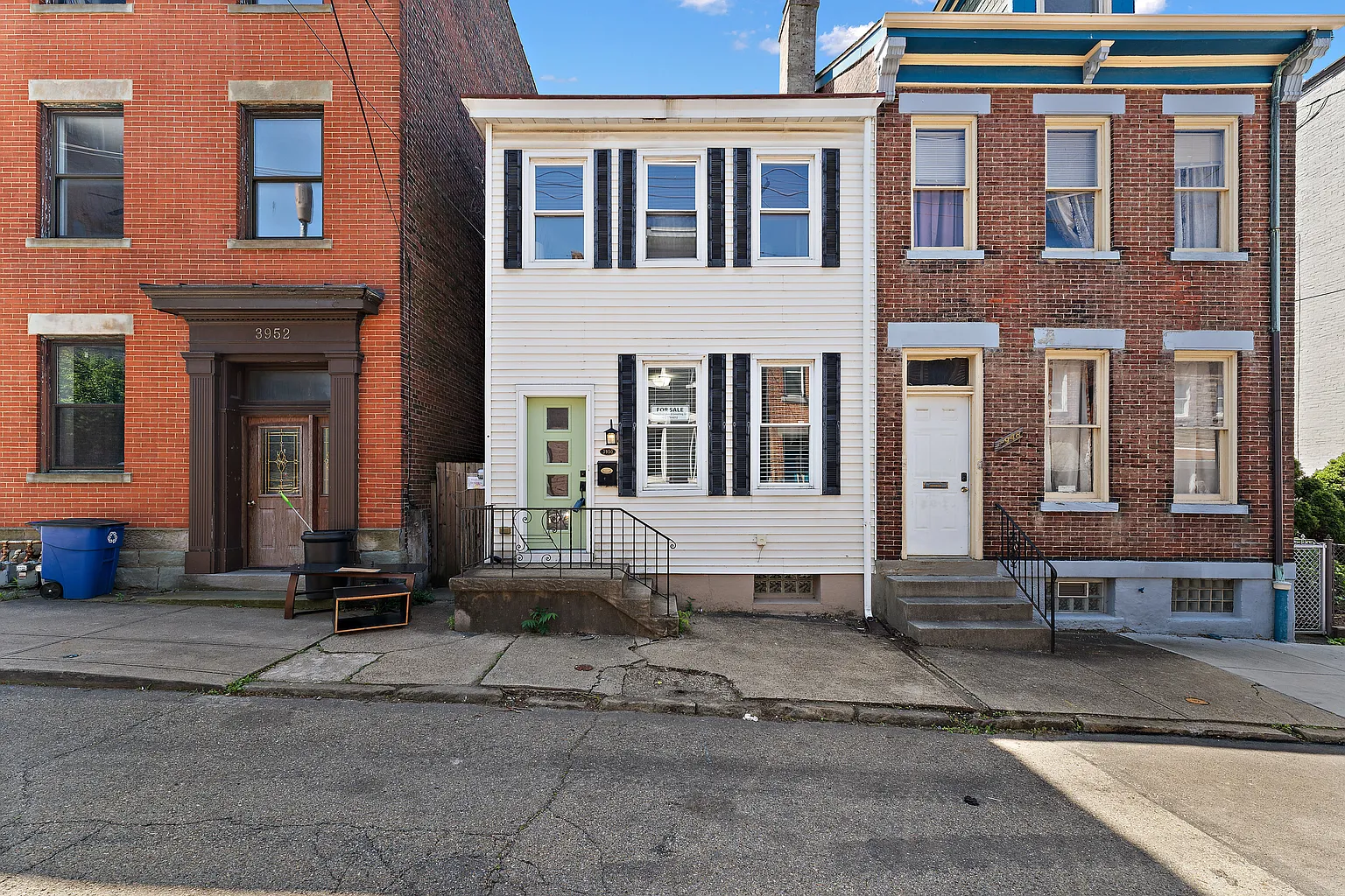 3950 Howley St photo 1