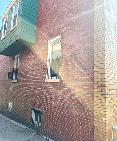 2627 Grogan Ave — Photo 2