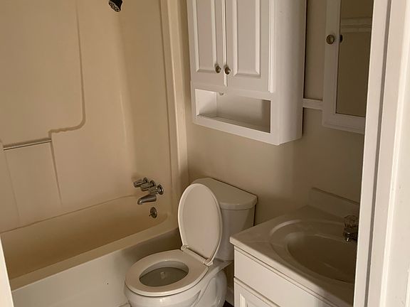 4th image of 103 Brenda Dr #A