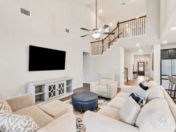 8819 Winchester Way, San Antonio, TX 78254