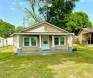 615 Cassville Rd Photo 1