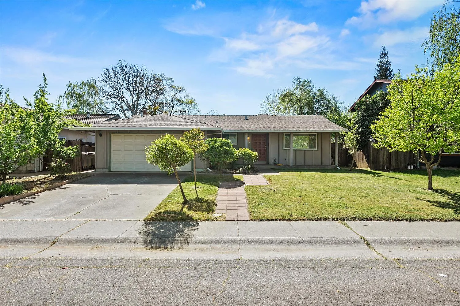404 Cabrillo Ave photo 1