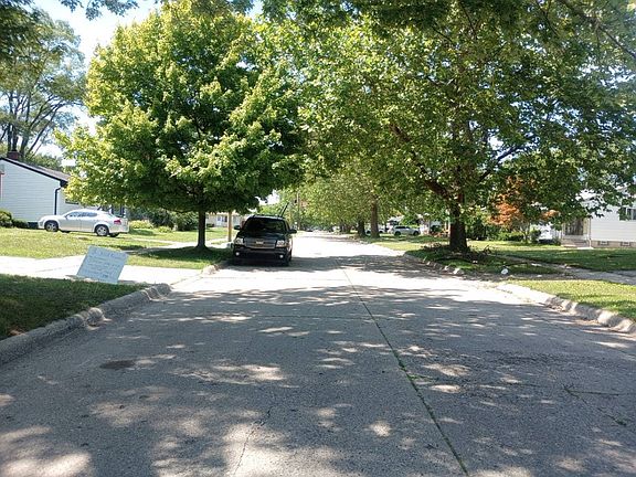 4th image of 14352 Sherman Ave