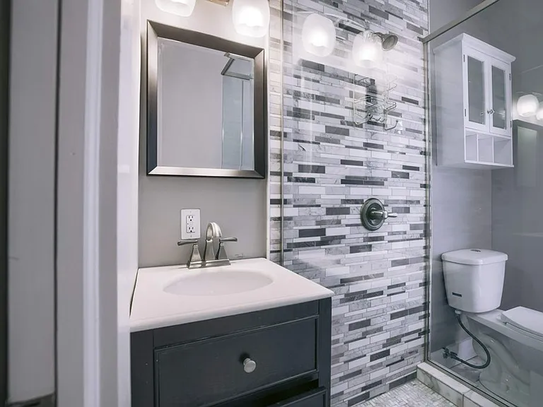 Summit St 788-790 MLR — Photo 14