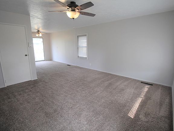 2nd image of 1305 Holly Dr