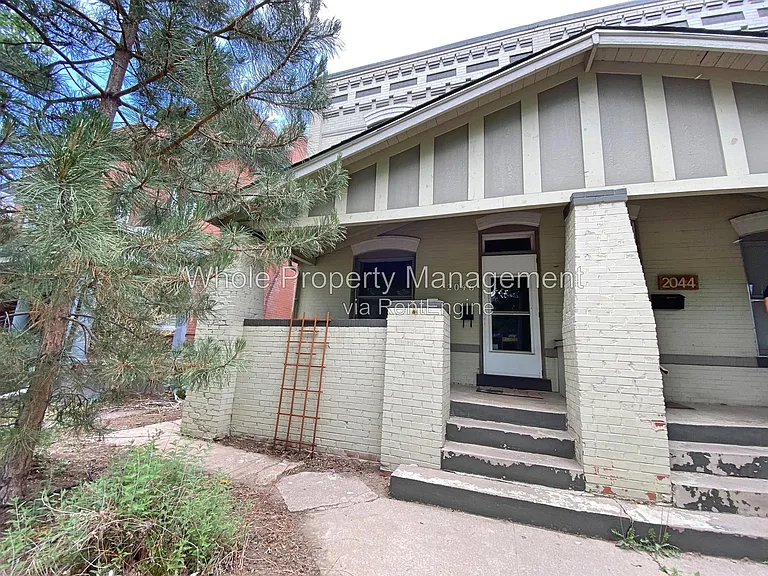2046 N Ogden St — Photo 2
