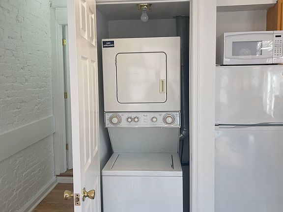 4th image of 613 S 8th St Floor 1