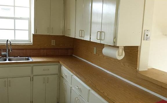 3rd image of 3531 SW 15th Ct