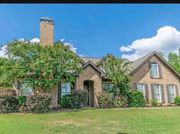 1040 Pearl Pl, Calera, AL 35040