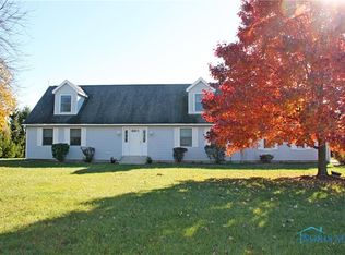 19647 Scott Rd, Bowling Green, OH 43402