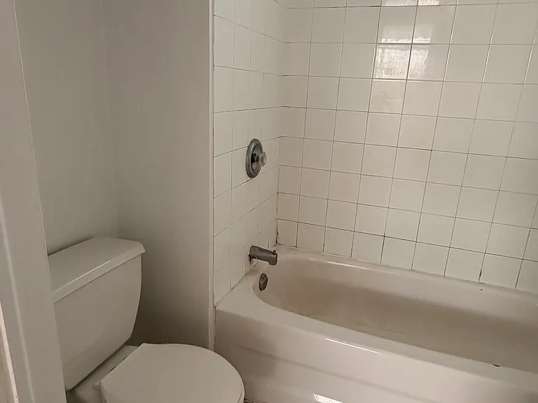 2473 Chasseur Ave #3 — Photo 4