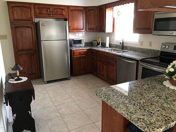 5th image of 124 Meadow Green Dr