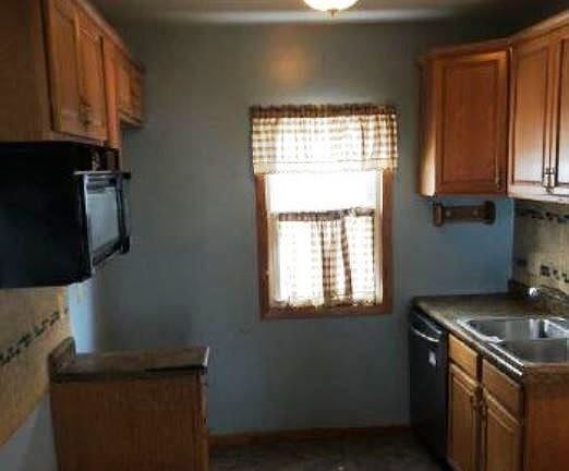 4th image of 1044 Minnehaha Ave W