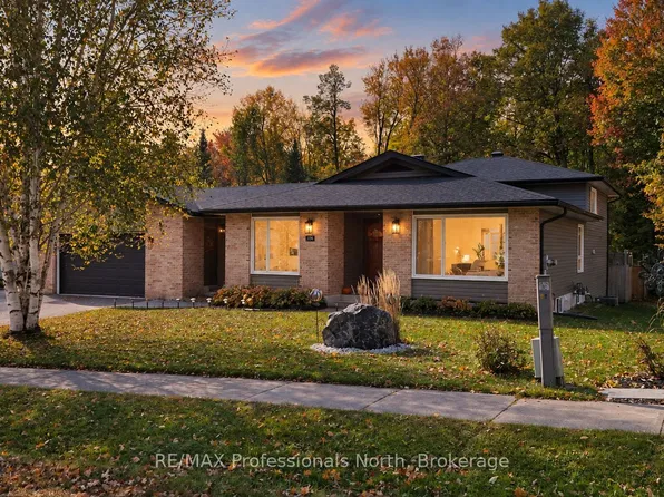 101 Meadow Heights Dr, Bracebridge, ON P1L 1A3