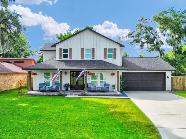 229 Montclaire Dr, West Columbia, TX 77486