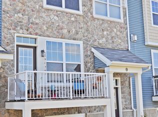 1842 Colonial Ln UNIT 5, Chanhassen, MN 55317