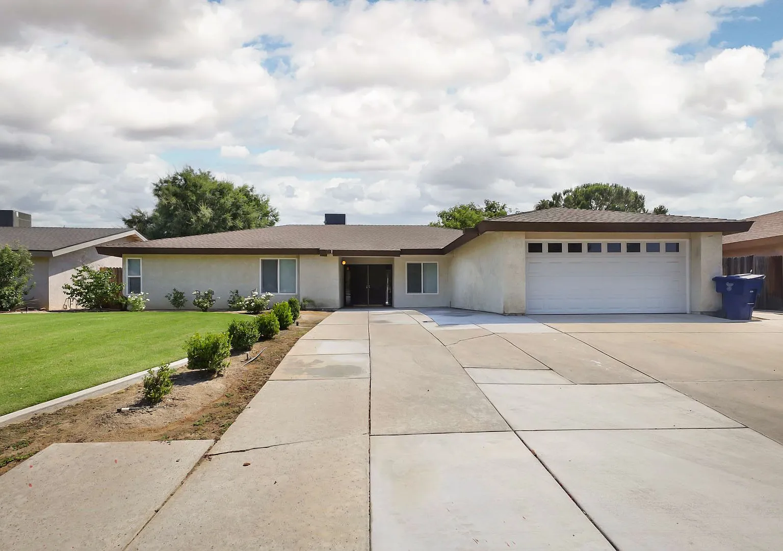 HOUSE — Photo 1
