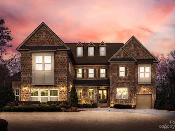 9712 Chimera Dr, Waxhaw, NC 28173