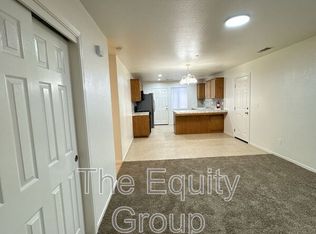 2132 W Lark Ave, Visalia, CA 93291