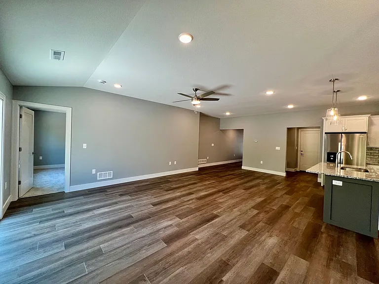 4647 Pierce Dr — Photo 7