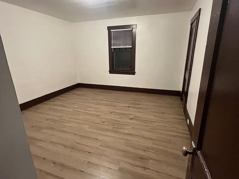 320 Zara St #2 — Photo 5