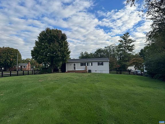 4th image of 402 Harris Rd
