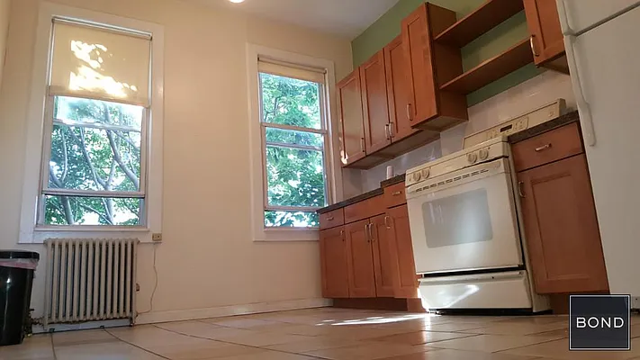 Rented by Bond New York | media 36