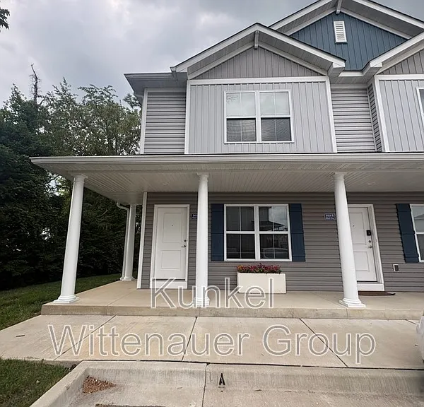 8404A Allied Way — Photo 2