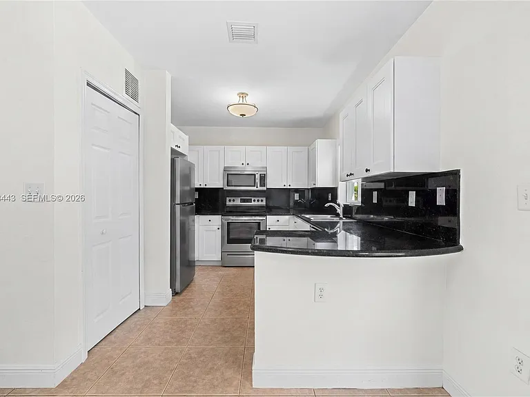 7362 NW 179th Ter #7362 — Photo 6