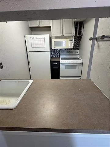1 bed, 1.0 bath, 600 sqft, $960 — Photo 2