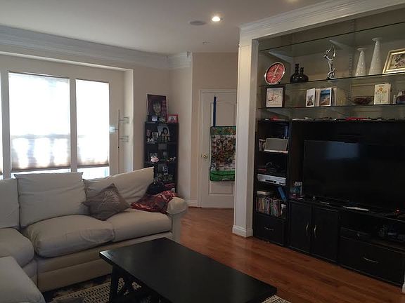 4th image of 205 Garden View Way