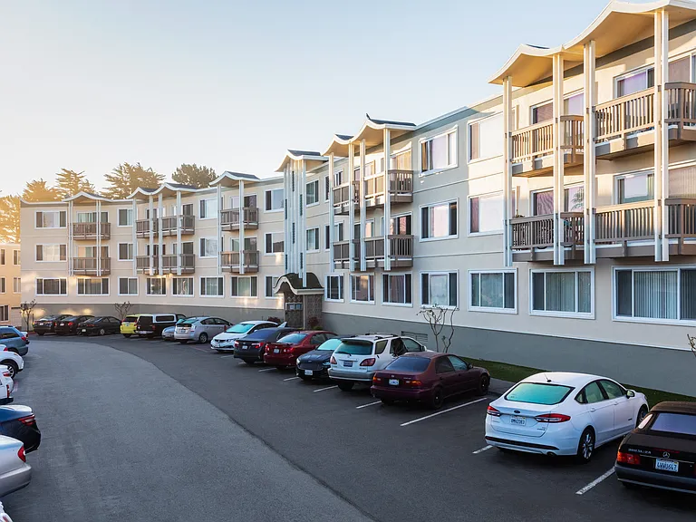 Westlake Apartments — Photo 40