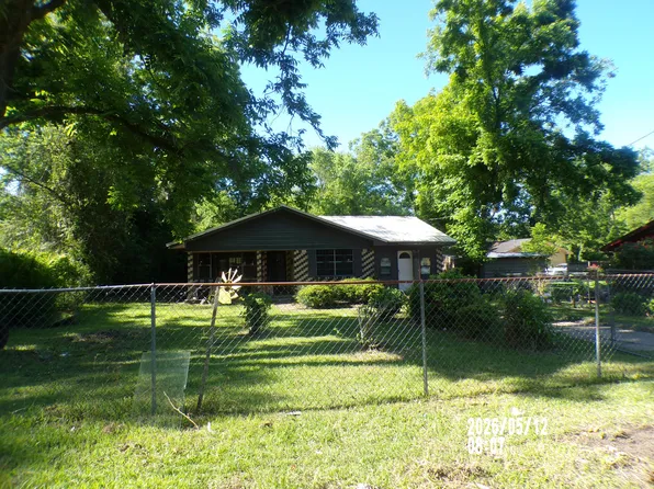 503 Burnett St, Aberdeen, MS 39730