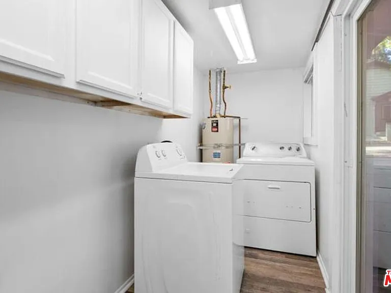 993 Cameron Dr — Photo 16