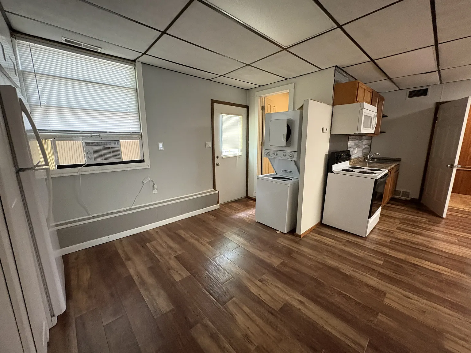 931 South Fancher Avenue - B — Photo 4