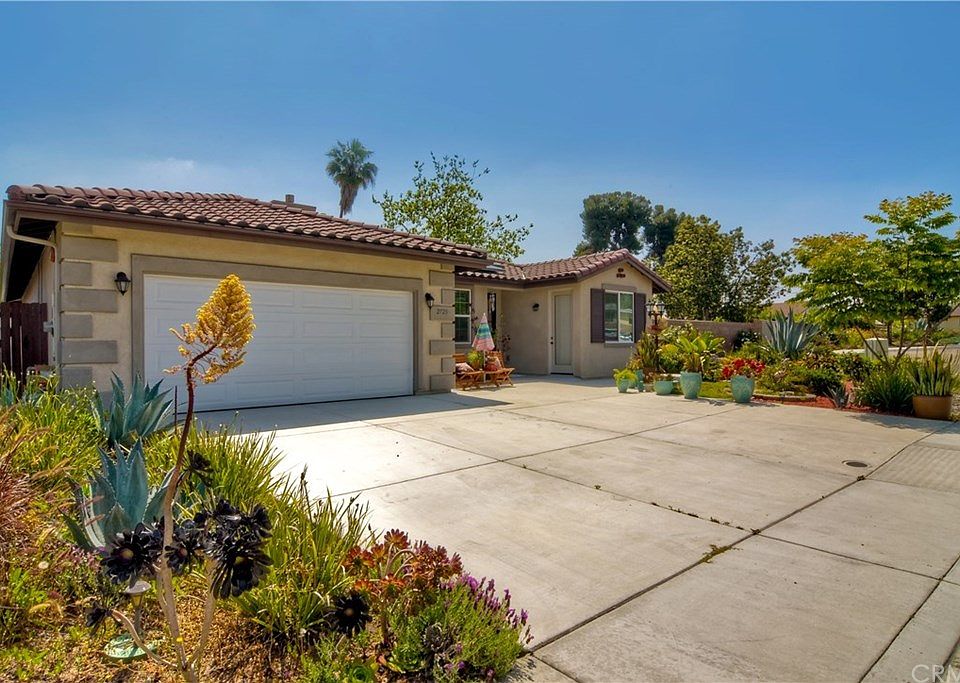 1st image of 2725 Vista Sereno Ct