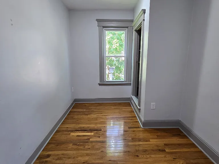 157 Wegman Pkwy #3 — Photo 4