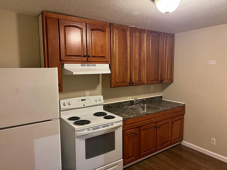 6216 Church St — Photo 2