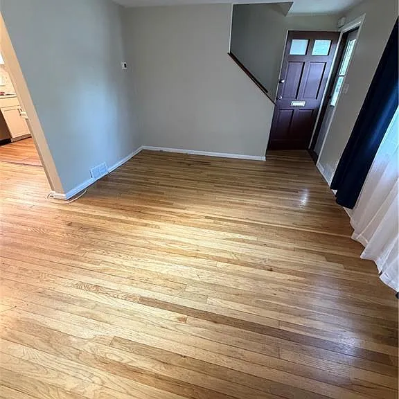 243 Rose St — Photo 3
