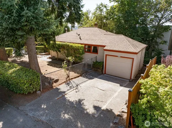 4503 Palatine Avenue N, Seattle, WA 98103