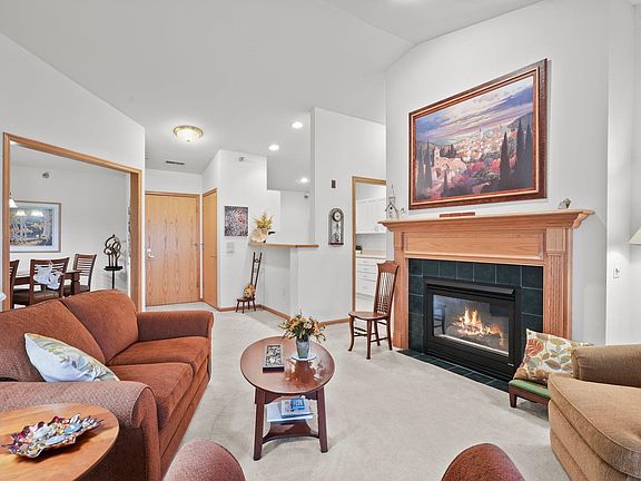 3rd image of 2820 Mickelson Pkwy Unit 304