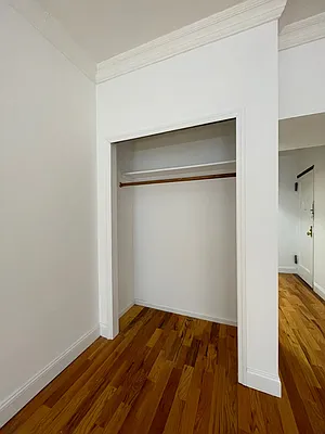 Rented by HOLTON REAL ESTATE INC. | media 13