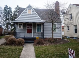 2512 Hollydale Ave, Oregon, OH 43616