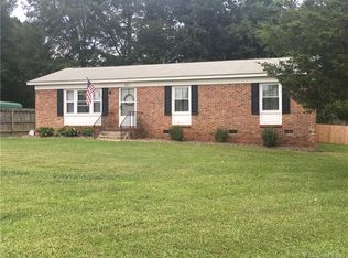 121 Ridgeway Ct, Forest City, NC 28043