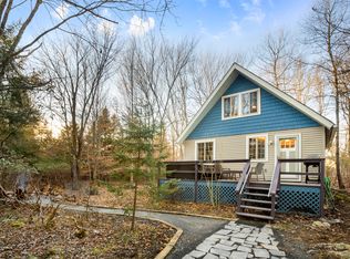 7695 Fawn Ln, Tobyhanna, PA