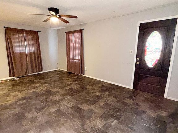 3rd image of 1216 SW 39th St