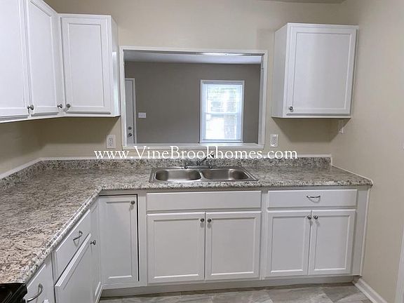 3rd image of 1141 N Somerset Ave