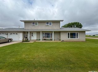 405 5th STREET E, Shaunavon, SK S0N 2M0